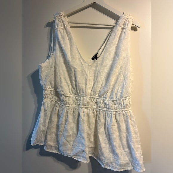 White Window Pane V-Neck Sleeveless Tank - Picture 5 of 5